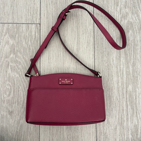 Kate Spade shoulder bag in burgundy wine. EUC. - Picture 2 of 12